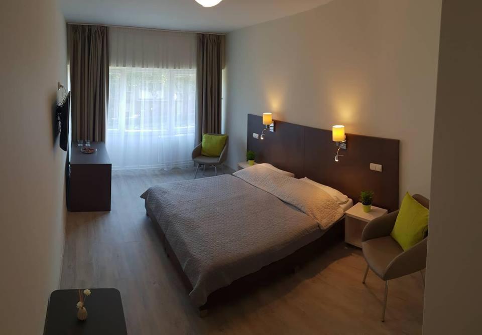 Sport Hotel Tatabánya Exterior foto